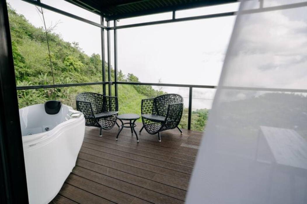 Balamban Grey Rock Mountain Cabin W/ Jacuzzi מראה חיצוני תמונה