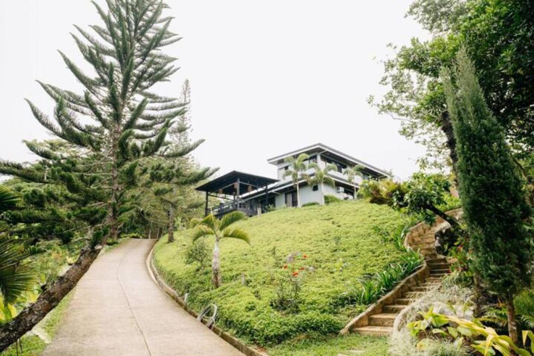 Balamban Grey Rock Mountain Cabin W/ Jacuzzi מראה חיצוני תמונה